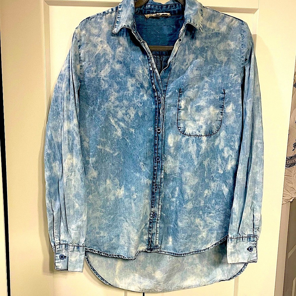 NWOT Women’s Lovestitch Button Up Denim/Paint Splattered Top